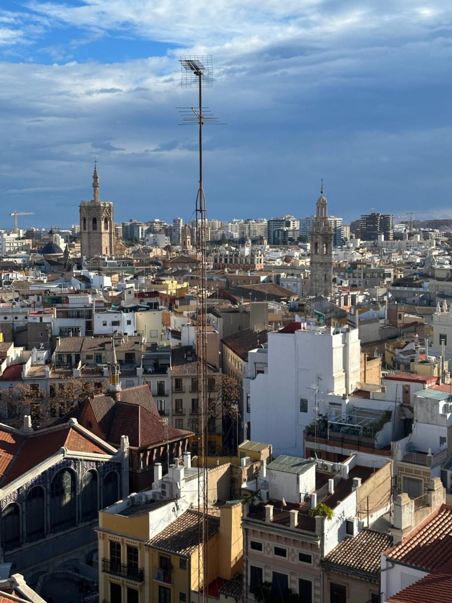 Mirador 1 Del Mercado Central - Habitacion Con Bano Privado En El Centro De La Ciudad Vella Valencia Exterior foto